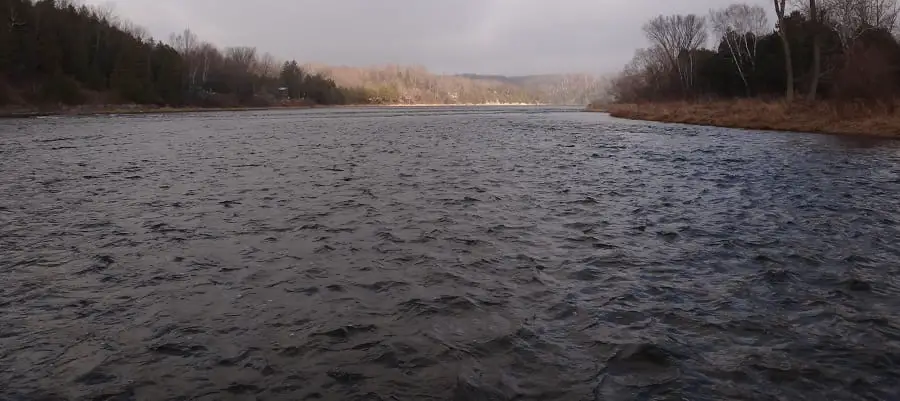 On large rivers like this one, the best way to catch steelhead is float fishing