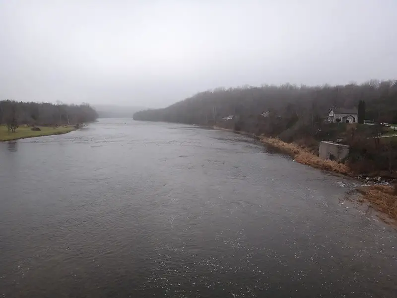 The line for salmon fishing in larger rivers is different