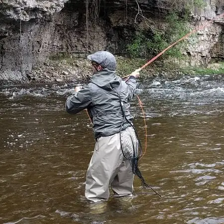 To carry a fly fishing net like this is not ideal.